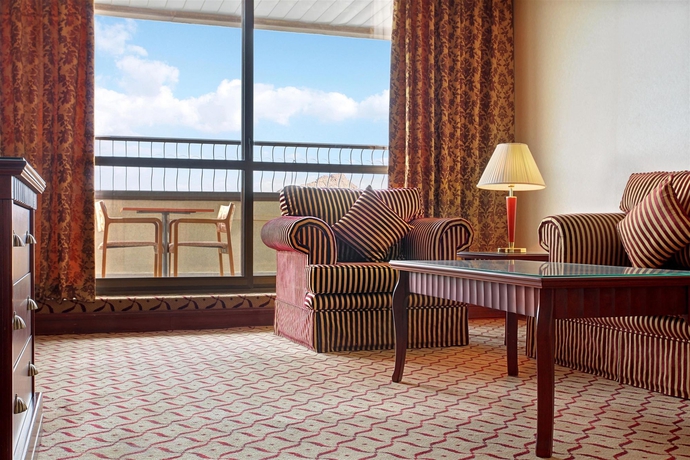 Imagen de la habitación del Hotel Le M&eacute;ridien Al Hada. Foto 3