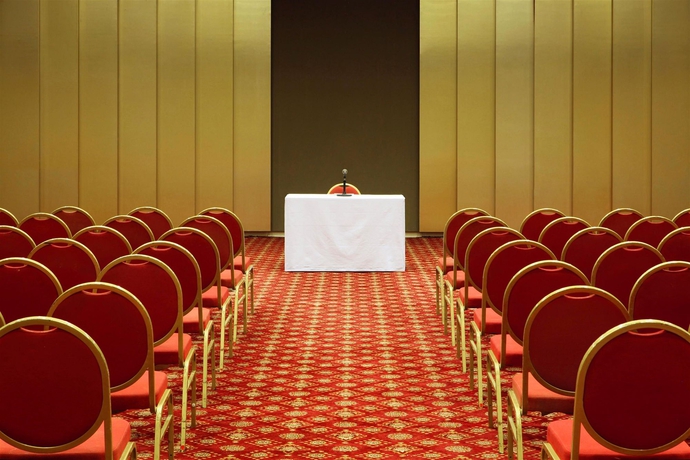 Imagen de los interiores del Hotel Le M&eacute;ridien Al Hada. Foto 12