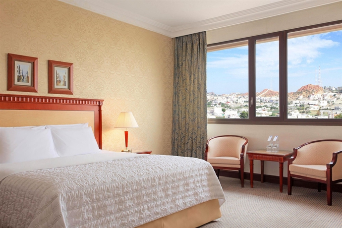 Imagen de la habitación del Hotel Le M&eacute;ridien Al Hada. Foto 9