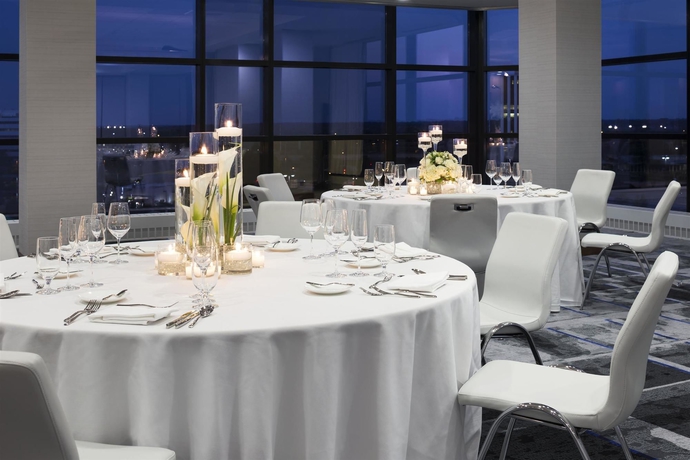 Imagen de los interiores del Hotel Le M&eacute;ridien Chicago - Oakbrook Center. Foto 15
