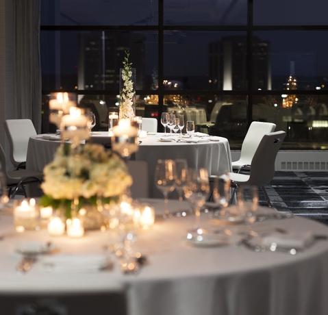Imagen de los interiores del Hotel Le M&eacute;ridien Chicago - Oakbrook Center. Foto 16