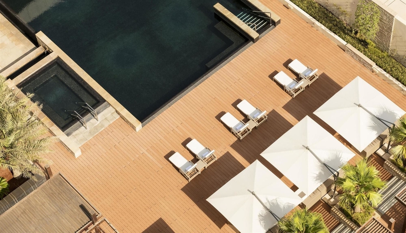 Imagen de la piscina del Hotel Le M&eacute;ridien City Centre Bahrain. Foto 16