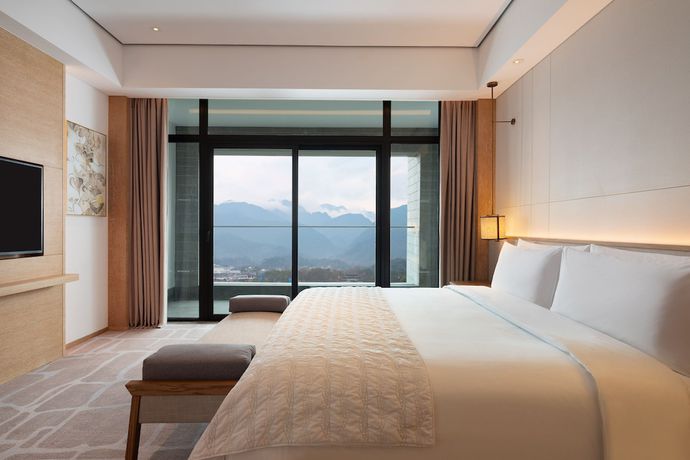 Imagen de la habitación del Hotel Le M&eacute;ridien Emei Mountain Resort. Foto 17