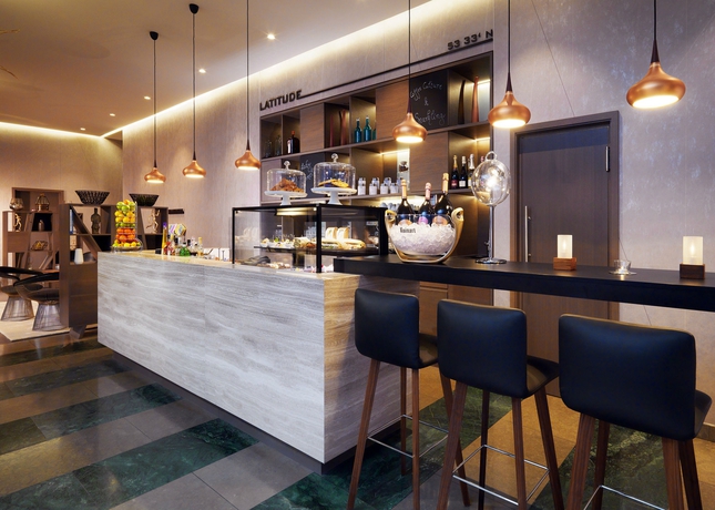 Imagen de los interiores del Hotel Le Méridien Hamburg. Foto 12