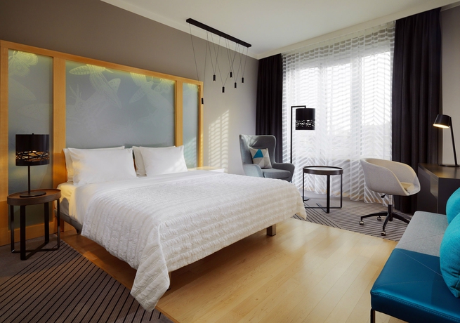 Imagen de la habitación del Hotel Le Méridien Hamburg. Foto 7