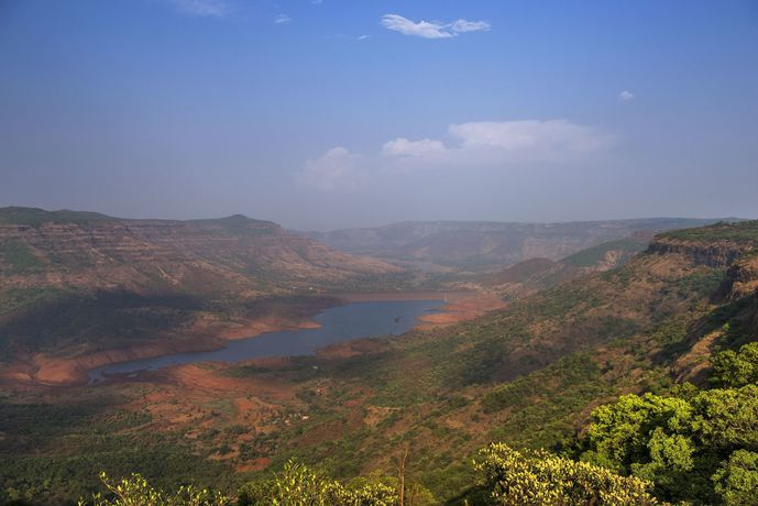 Imagen de los exteriores del Hotel Le M&eacute;ridien Mahabaleshwar Resort and Spa. Foto 9