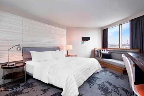 Imagen de la habitación del Hotel Le Méridien New Orleans. Foto 18