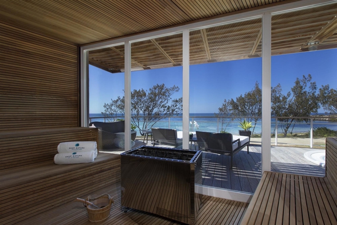 Imagen de la piscina del Hotel Le Méridien Noumea Resort and Spa. Foto 16