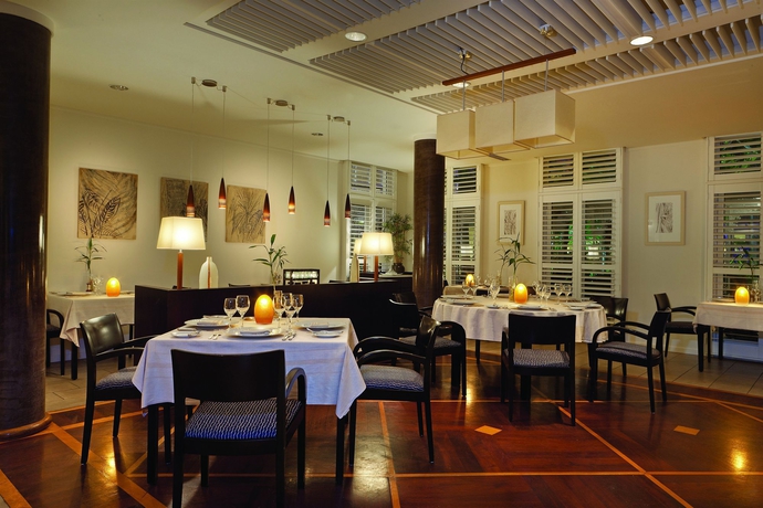 Imagen del bar/restaurante del Hotel Le Méridien Noumea Resort and Spa. Foto 8