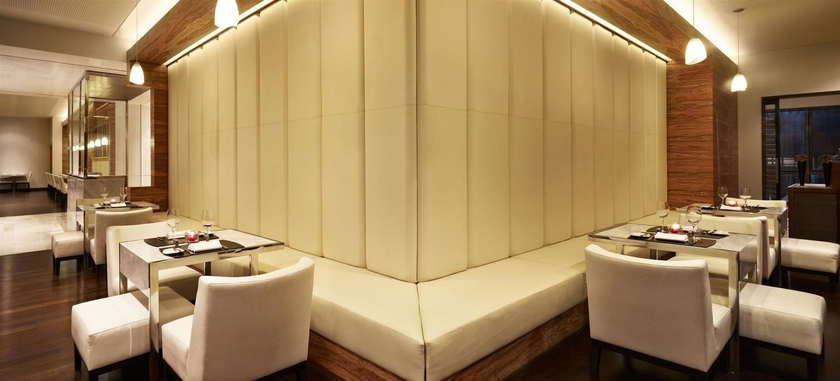 Imagen del bar/restaurante del Hotel Le Méridien Oran and Convention Centre. Foto 5