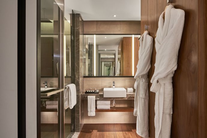 Imagen de la piscina del Hotel Le Méridien Petaling Jaya. Foto 18