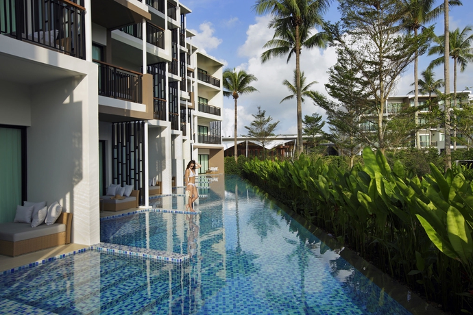 Imagen de la piscina del Hotel Le Méridien Phuket Mai Khao Beach Resort. Foto 16