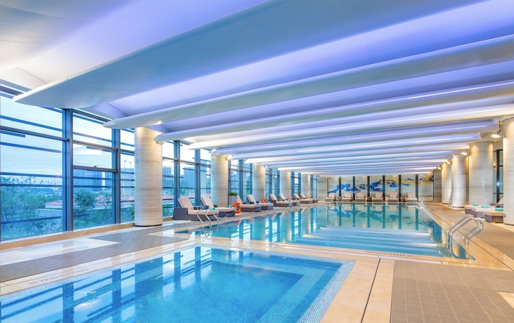 Imagen de la piscina del Hotel Le M&eacute;ridien Suzhou, Suzhou Bay. Foto 18