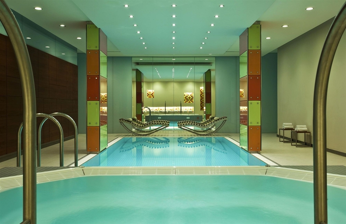 Imagen de la piscina del Hotel Le Méridien Wien. Foto 16