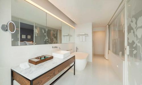 Imagen de la habitación del Hotel Le M&eacute;ridien Zhengzhou. Foto 8