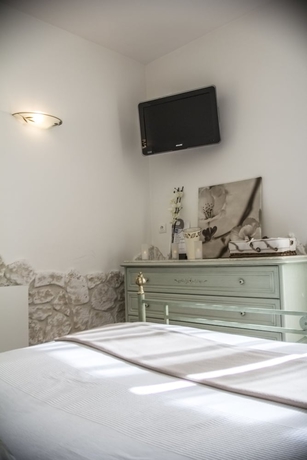 Imagen de la habitación del Hotel Le Mediterran&eacute;e. Foto 2