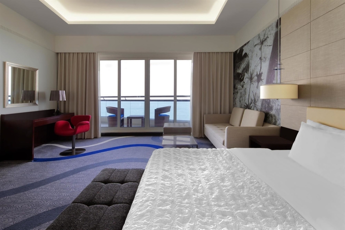 Imagen de la habitación del Hotel Le Meridien Al Aqah Beach Resort. Foto 3
