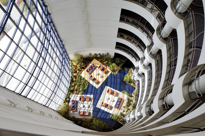 Imagen de los interiores del Hotel Le Meridien Al Aqah Beach Resort. Foto 11