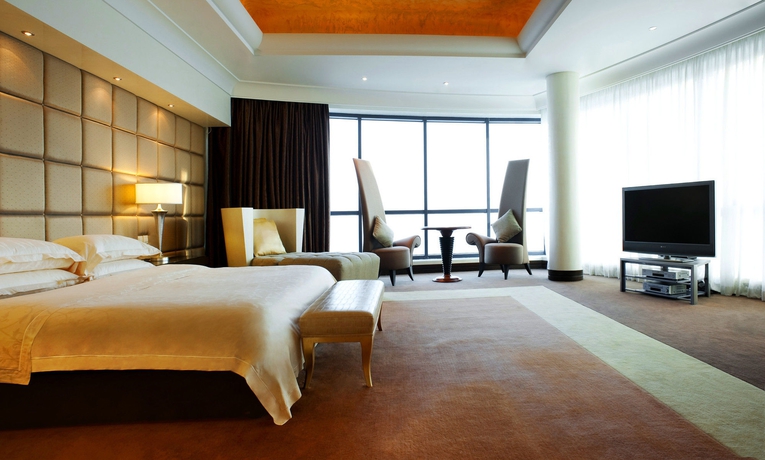 Imagen de la habitación del Hotel Le Meridien Al Aqah Beach Resort. Foto 5