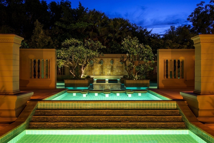 Imagen de la piscina del Hotel Le Meridien Angkor. Foto 15