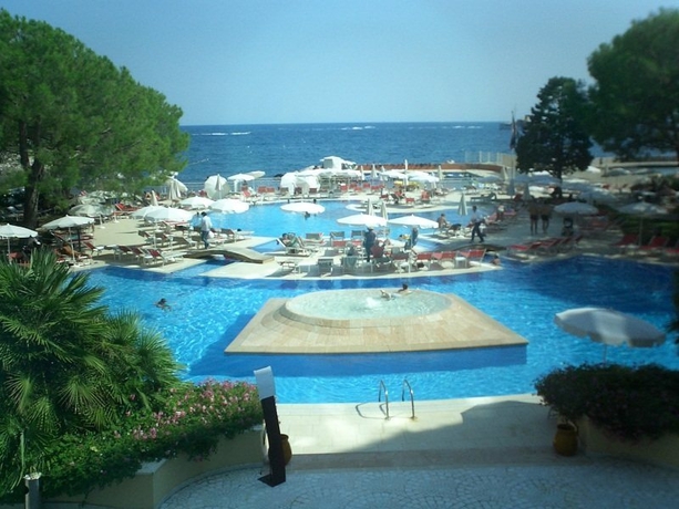 Imagen general del Hotel Le Meridien Beach Plaza. Foto 4