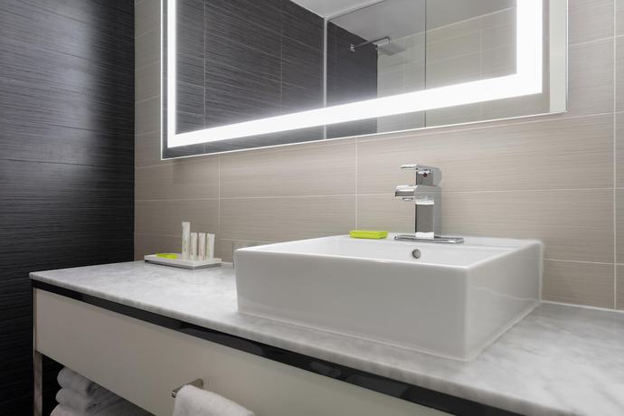 Imagen de la habitación del Hotel Le Meridien Charlotte. Foto 11