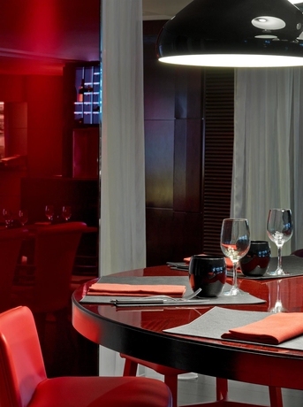 Imagen del bar/restaurante del Hotel Le Meridien Etoile. Foto 4