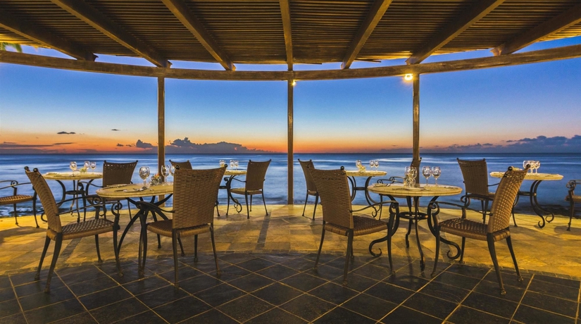 Imagen del bar/restaurante del Hotel Le Meridien Ile Maurice. Foto 5