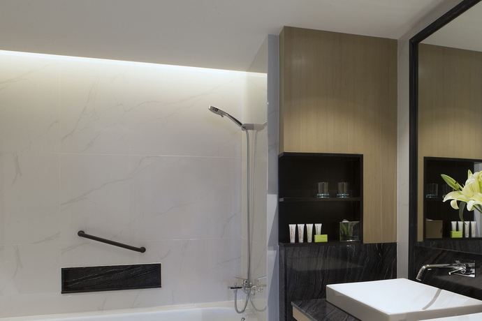 Imagen de la habitación del Hotel Le Meridien Kota Kinabalu. Foto 7