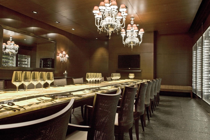 Imagen del bar/restaurante del Hotel Le Meridien New Delhi. Foto 3