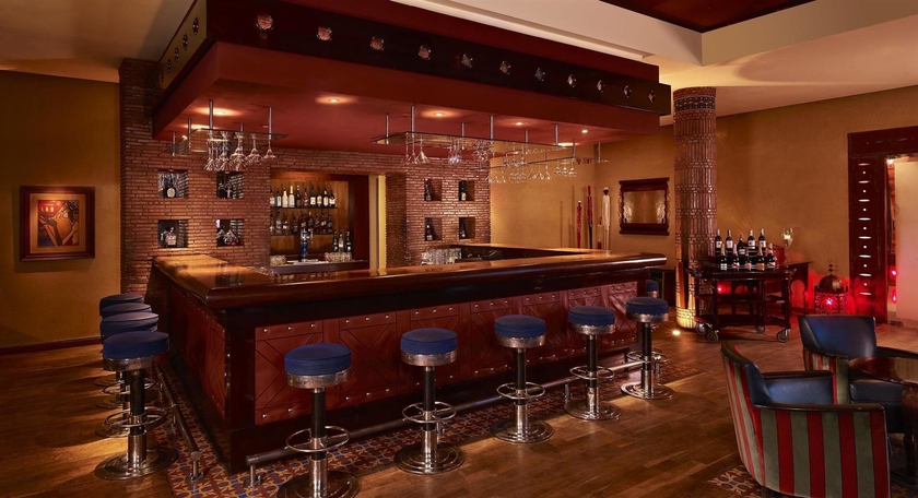 Imagen del bar/restaurante del Hotel Le Meridien N'fis. Foto 3