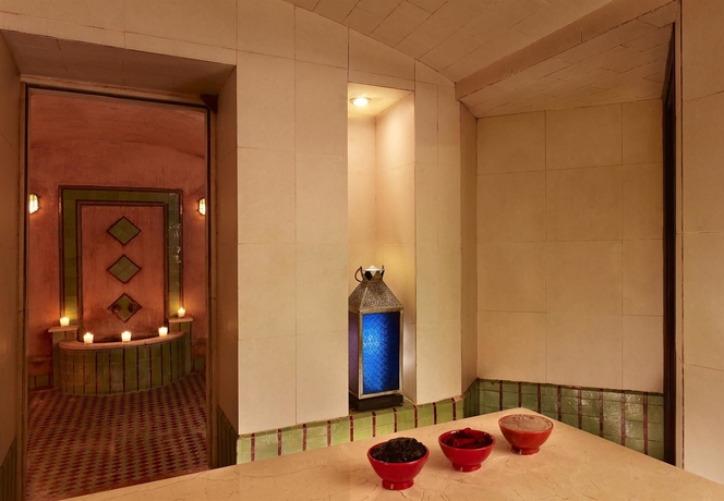 Imagen de la piscina del Hotel Le Meridien N'fis. Foto 13