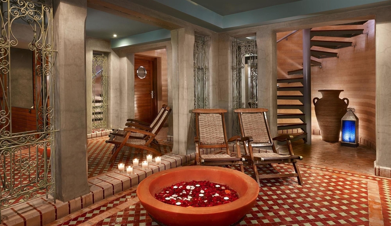 Imagen de la piscina del Hotel Le Meridien N'fis. Foto 14