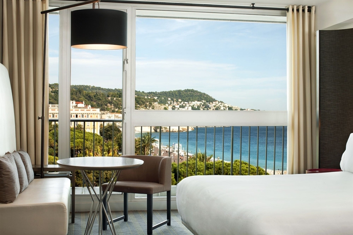 Imagen de la habitación del Hotel Le Meridien Nice. Foto 9