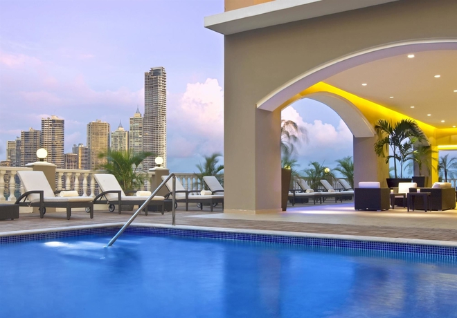Imagen de la piscina del Hotel Le Meridien Panama. Foto 16