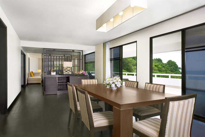 Imagen de la habitación del Hotel Le Meridien Phuket Beach Resort. Foto 7