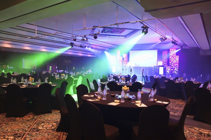 Imagen de los interiores del Hotel Le Meridien Phuket Beach Resort. Foto 21