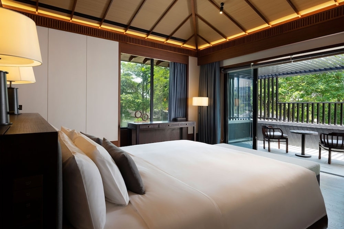 Imagen de la habitación del Hotel Le Meridien Shimei Bay Beach Resort and Spa. Foto 6