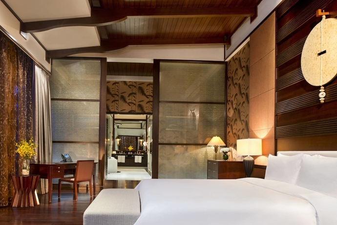Imagen de la habitación del Hotel Le Meridien Shimei Bay Beach Resort and Spa. Foto 15