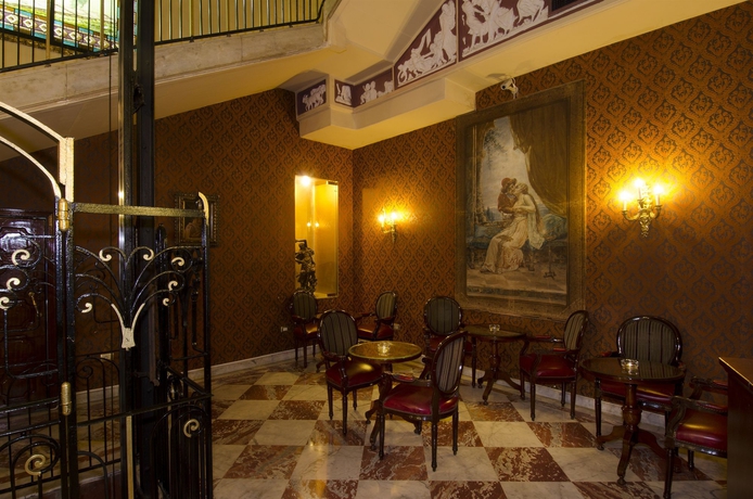 Imagen de los interiores del Hotel Le Metropole Luxury Heritage Since 1902 By Paradise Inn Group. Foto 15