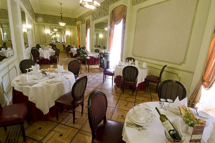 Imagen del bar/restaurante del Hotel Le Metropole Luxury Heritage Since 1902 By Paradise Inn Group. Foto 4