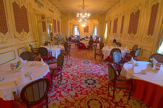 Imagen del bar/restaurante del Hotel Le Metropole Luxury Heritage Since 1902 By Paradise Inn Group. Foto 5