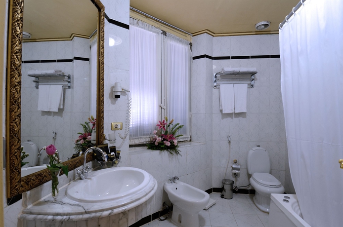 Imagen de la habitación del Hotel Le Metropole Luxury Heritage Since 1902 By Paradise Inn Group. Foto 11