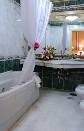 Imagen de la habitación del Hotel Le Metropole Luxury Heritage Since 1902 By Paradise Inn Group. Foto 13