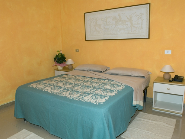 Imagen de la habitación del Hotel Le Mimose. Foto 7