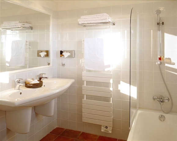 Imagen de la habitación del Hotel Le Mirage, LE LAVANDOU. Foto 14