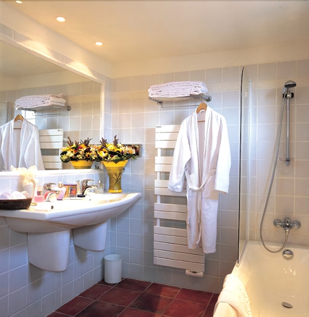 Imagen de la habitación del Hotel Le Mirage, LE LAVANDOU. Foto 15