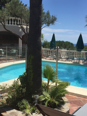 Imagen de la piscina del Hotel Le Mirage, LE LAVANDOU. Foto 18