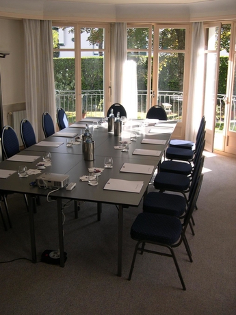 Imagen de los interiores del Hotel Le Miramont Rest. Des Petits Pois Sont Rouge. Foto 7