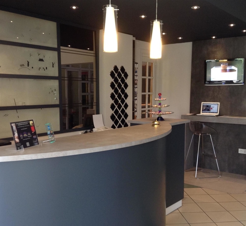 Imagen de los interiores del Hotel Le Miramont Rest. Des Petits Pois Sont Rouge. Foto 8